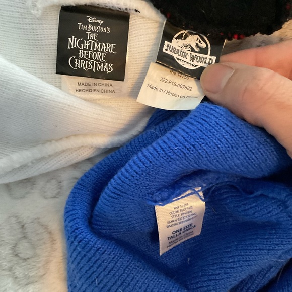 Youth UNISEX beanies winter hats 3PC bundle white red camo & blue ONE SIZE fits - Picture 4 of 4